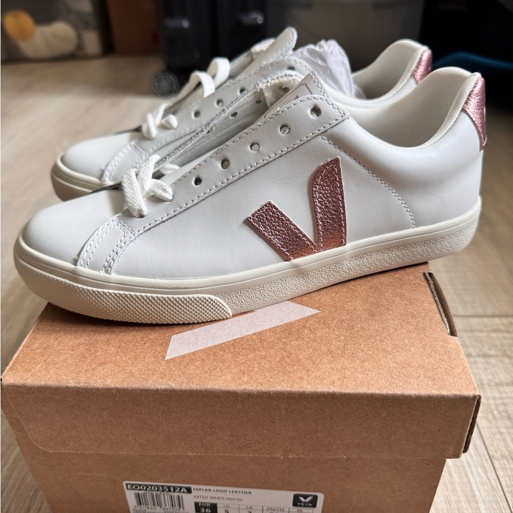 Veja Women's Esplar Sneakers White and Metallic Pink size EU 36/US 5